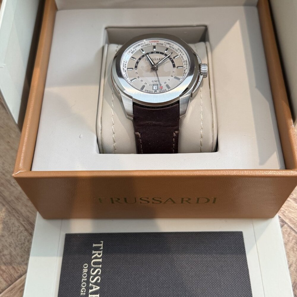 TRUSSARDI OROLOGI T01 GMT 3H BROWN DIAL BROWN STRAP R2451100001 DATE WATCH - Picture 6 of 10